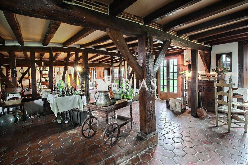 Maison ancienne - 264 m² - 11 pièces