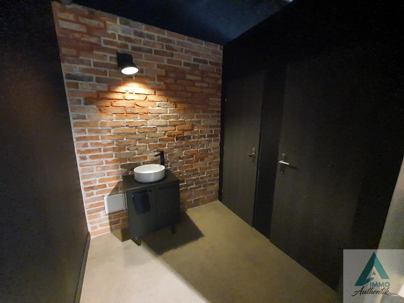 Local commercial - 400 m² - 6 pièces