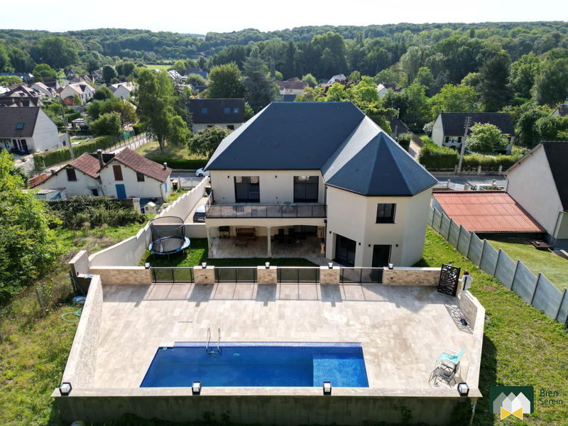 Villa - 315 m² - 8 pièces