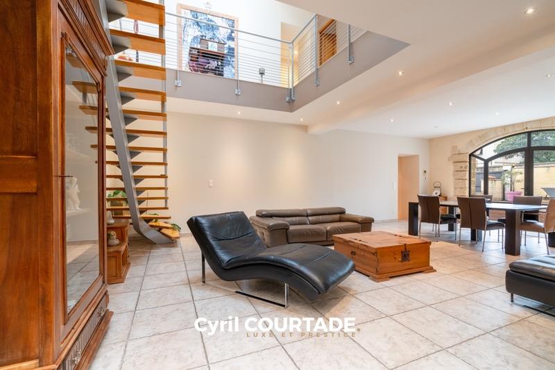 Maison en pierre - 236 m² - 7 pièces