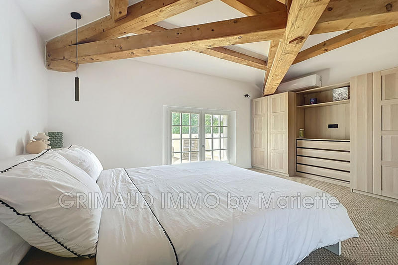 Villa - 197 m² - 6 pièces