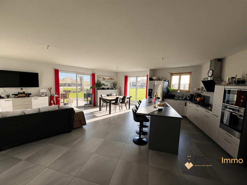 Maison - 108 m² - 5 pièces