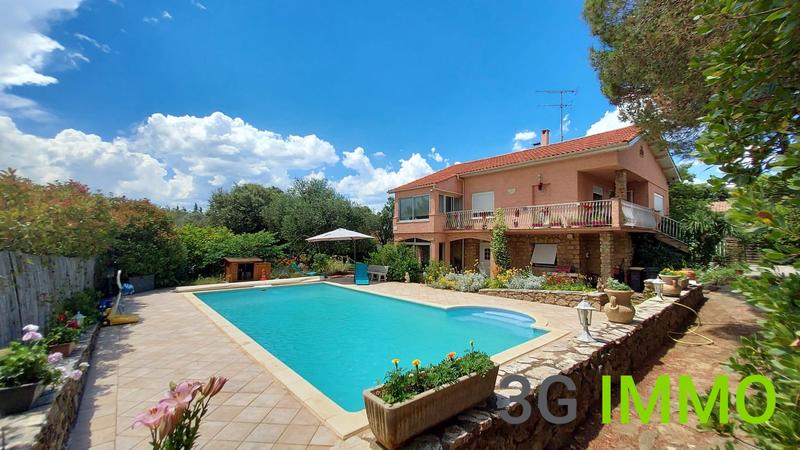 Maison - 187 m² - 7 pièces