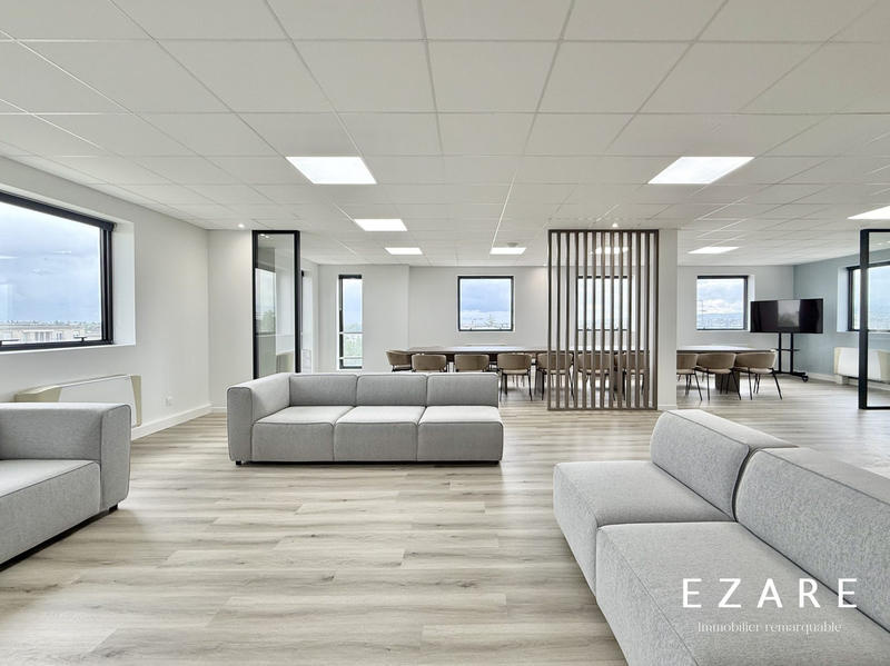 Bureau - 117 m² - 1 pièce