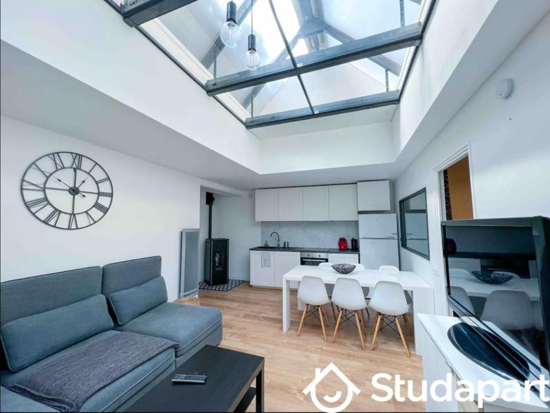 Chambre - 10 m² - 1 pièce