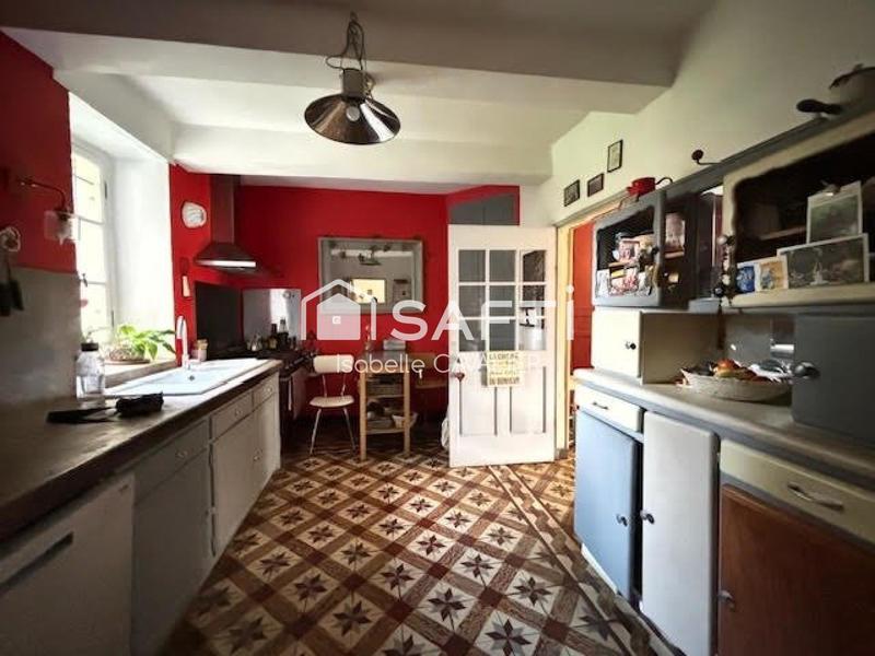 Maison - 262 m² - 6 pièces