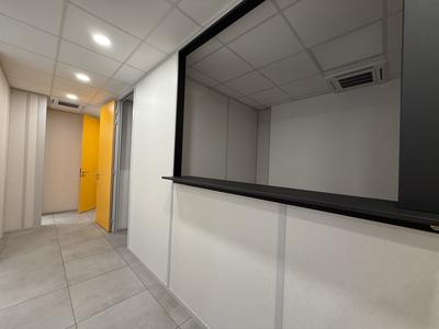 Local commercial - 139 m² - 6 pièces