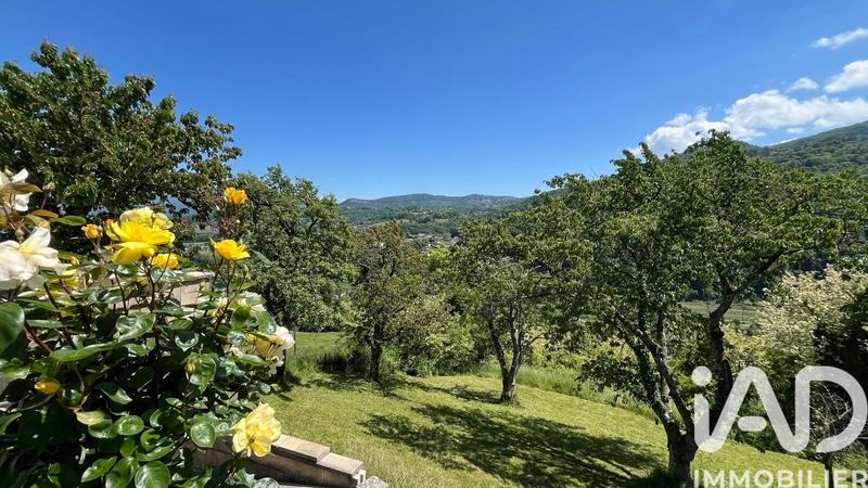 Maison - 243 m² - 9 pièces