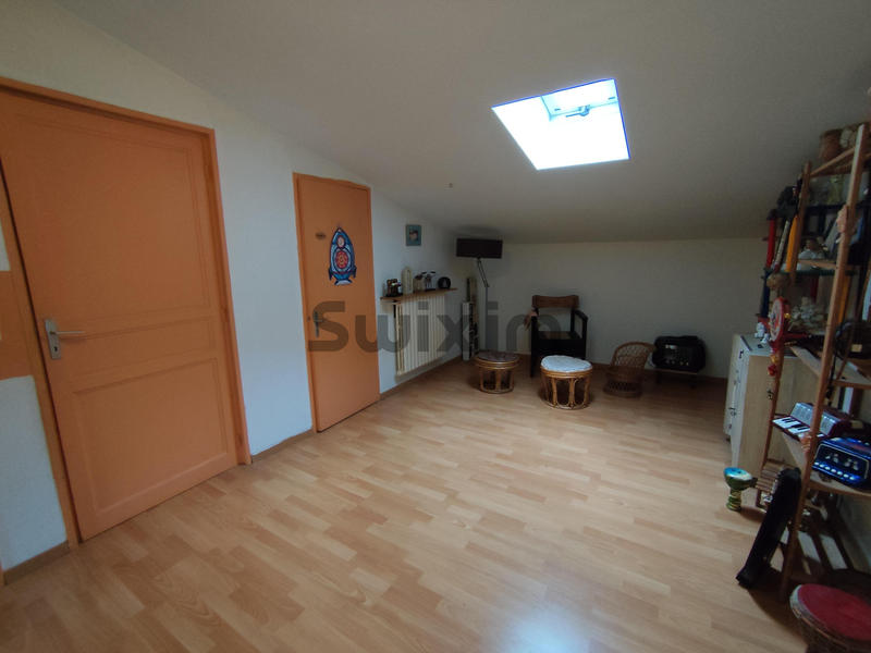 Maison - 254 m² - 13 pièces