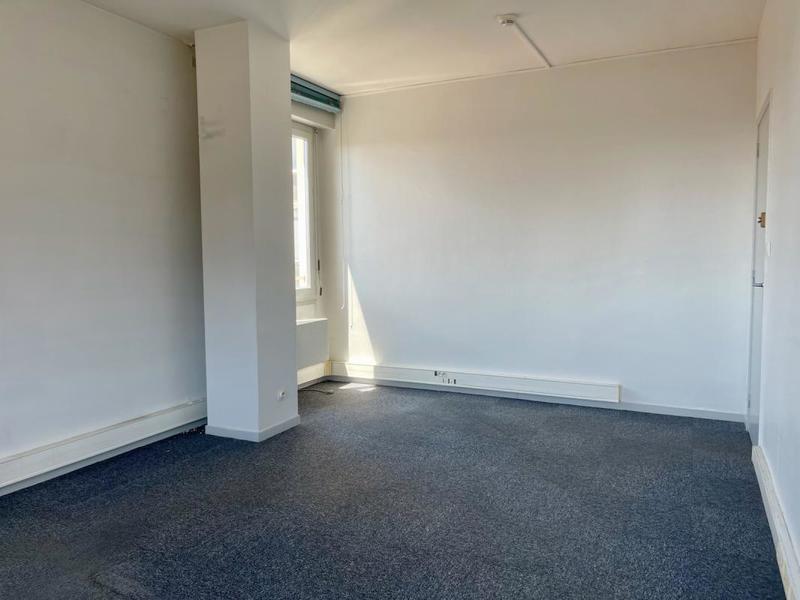 Bureau - 104 m² - 4 pièces