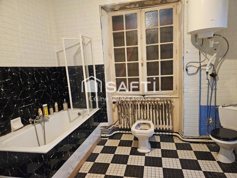 Maison - 260 m² - 9 pièces