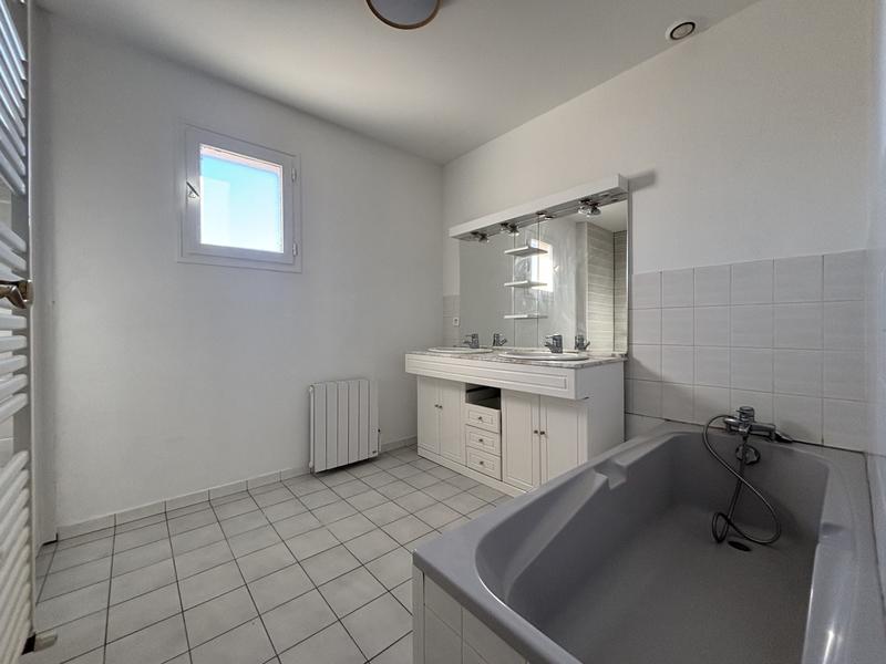 Maison traditionnelle - 145 m² - 8 pièces