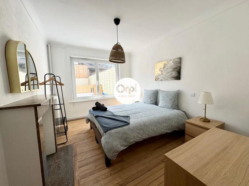 Immeuble - 211 m² - 9 pièces