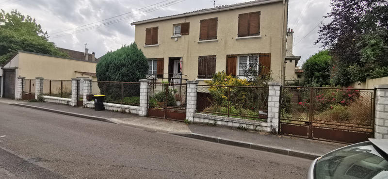 Maison - 200 m² - 8 pièces