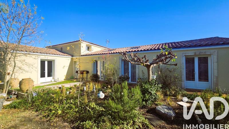 Maison - 200 m² - 6 pièces