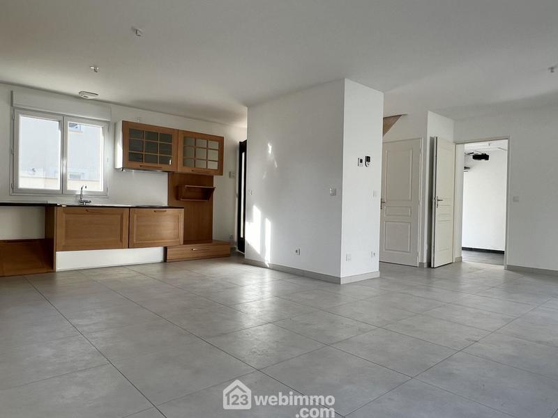 Maison - 90 m² - 5 pièces