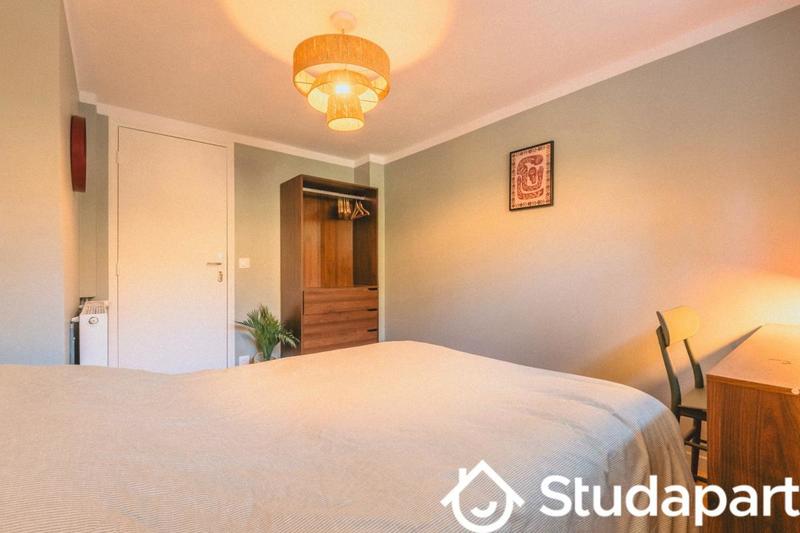 Chambre - 11 m² - 1 pièce