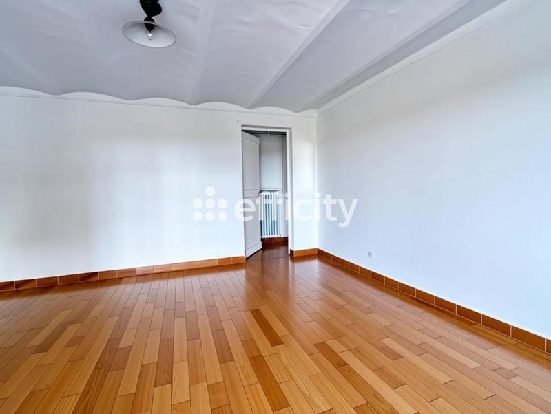 Maison de ville - 122 m² - 6 pièces