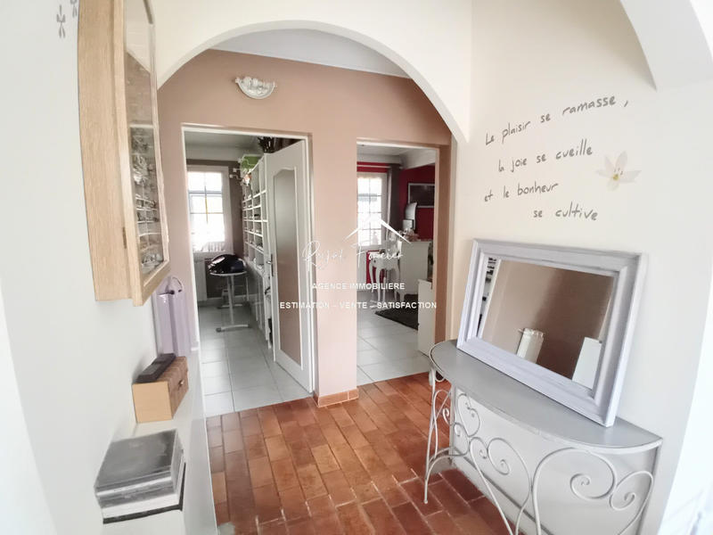 Maison traditionnelle - 296 m² - 12 pièces