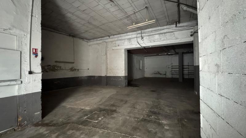 Parking / Garage - 120 m²