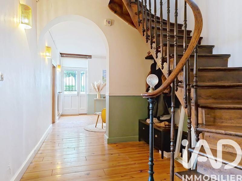 Maison - 437 m² - 12 pièces