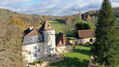 Maison - 396 m² - 13 pièces