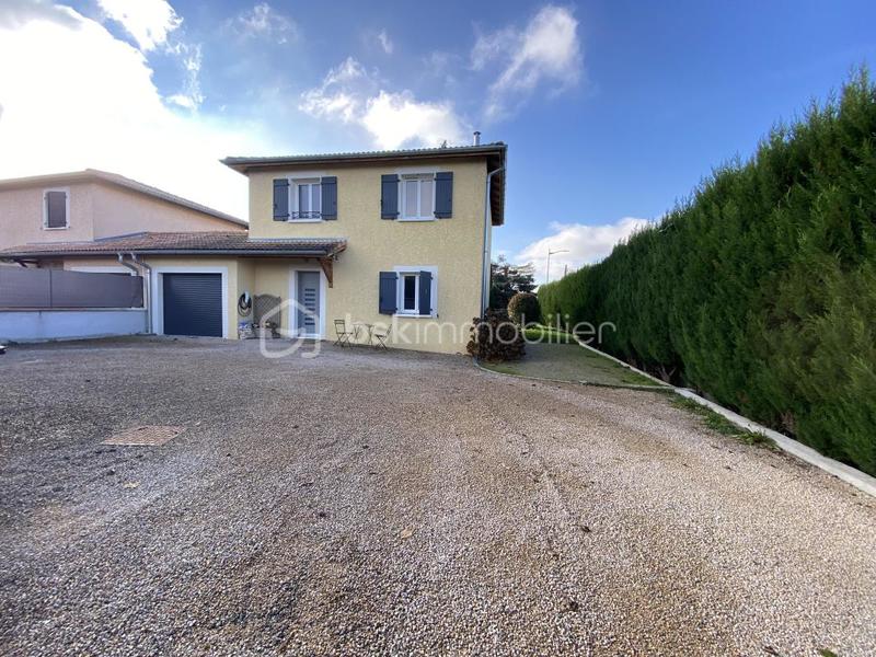 Maison - 110 m² - 4 pièces