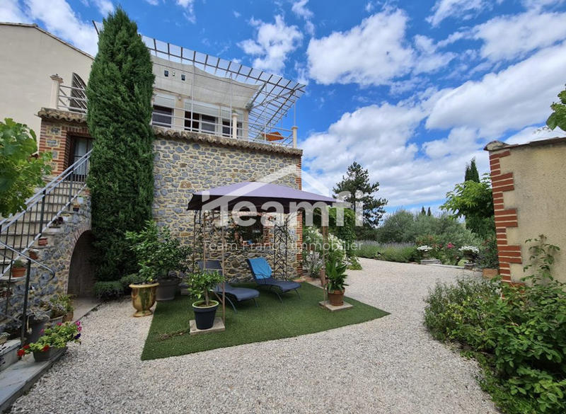 Mas - 215 m² - 12 pièces