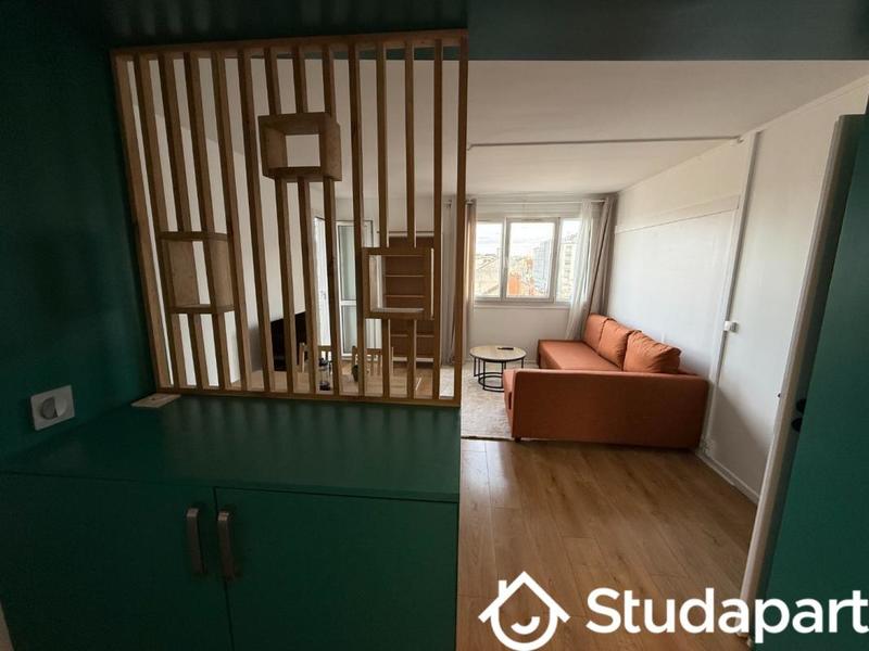 Chambre - 10 m² - 1 pièce