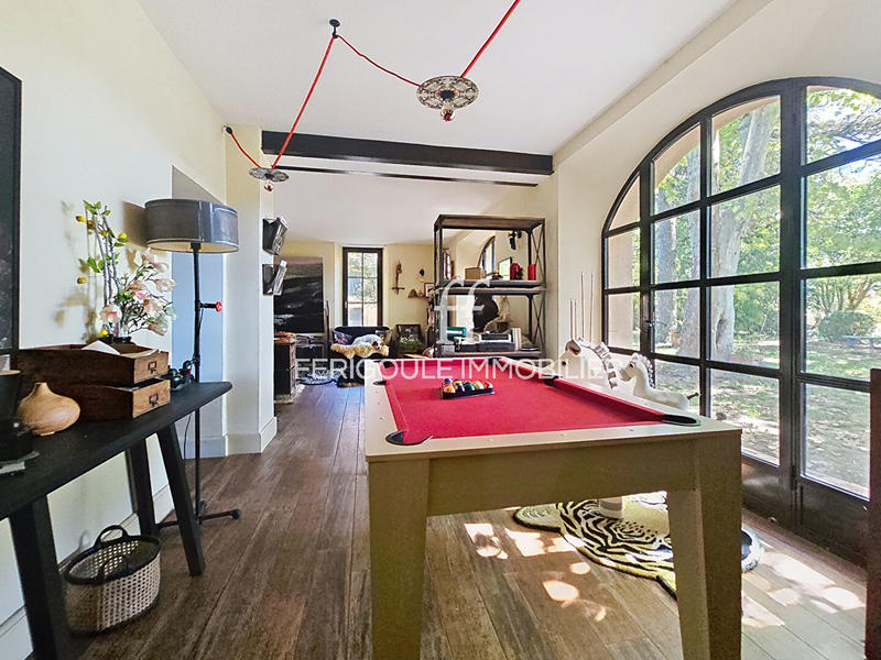 Mas - 353 m² - 10 pièces