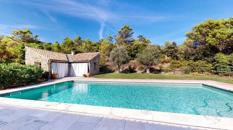 Demeure - 413 m² - 14 pièces