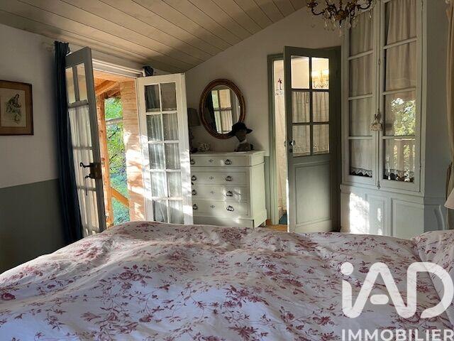 Maison - 318 m² - 12 pièces