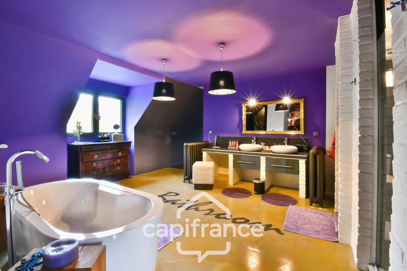 Maison - 428 m² - 11 pièces