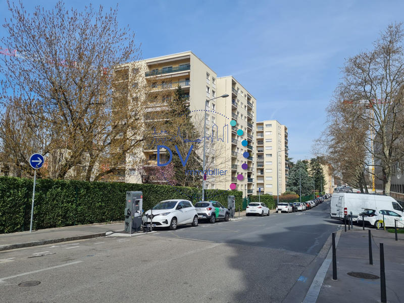 Parking / Garage - 11 m²