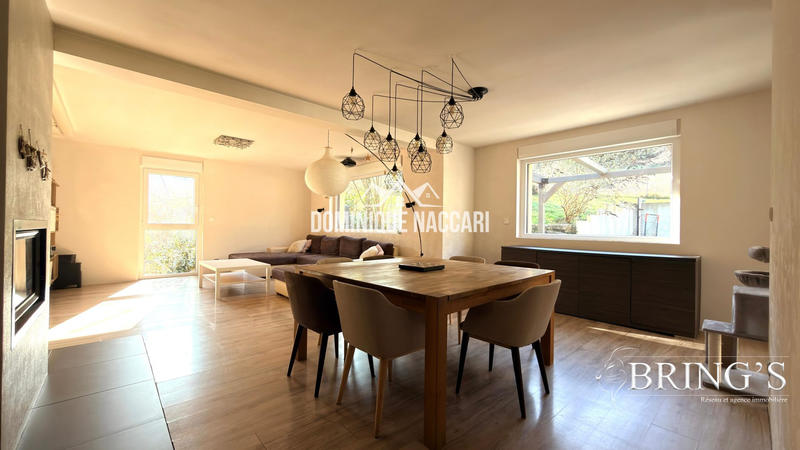 Maison - 200 m² - 7 pièces