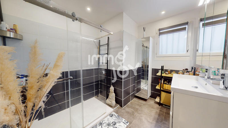 Villa - 213 m² - 8 pièces