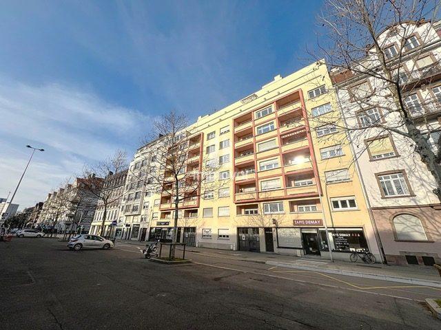 Parking / Garage - 285 m²