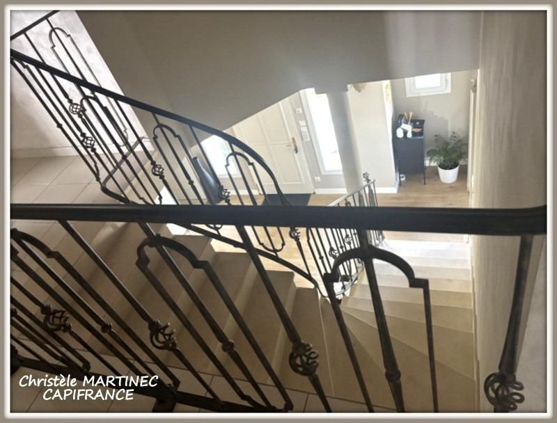 Maison - 226 m² - 7 pièces