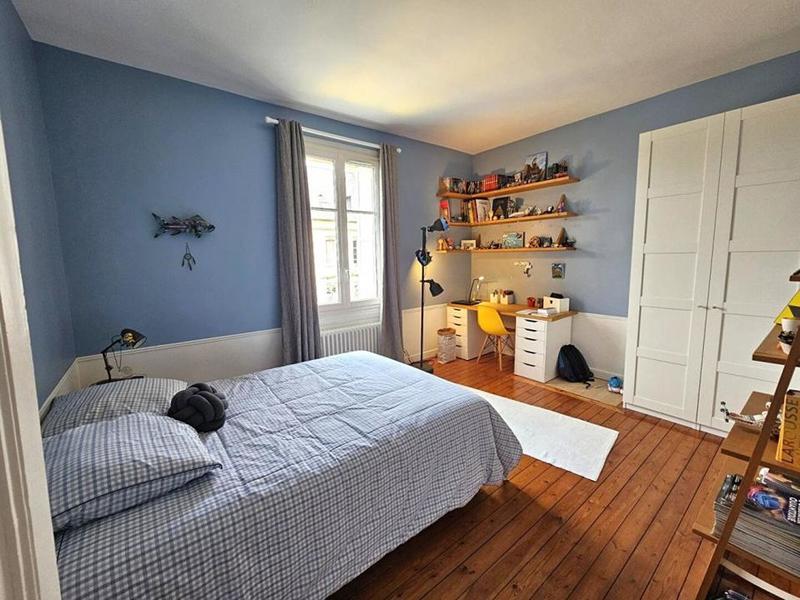 Maison - 170 m² - 9 pièces