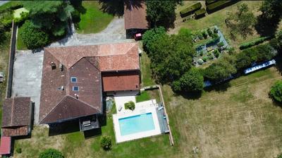 Maison - 400 m² - 11 pièces