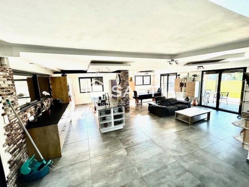 Maison - 168 m² - 7 pièces