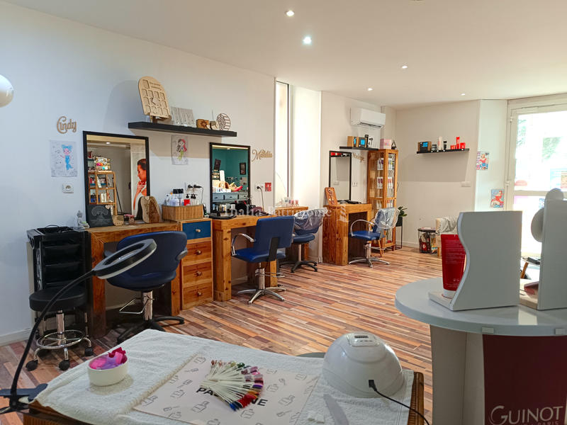 Fonds de commerce - Magasins - 90 m²