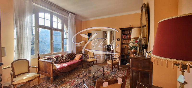 Villa - 319 m² - 12 pièces