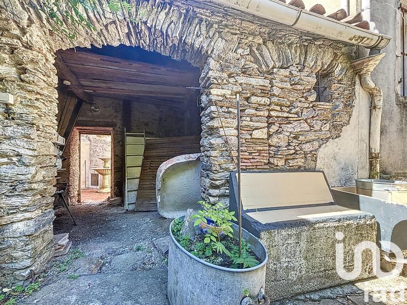 Maison de village - 775 m² - 15 pièces