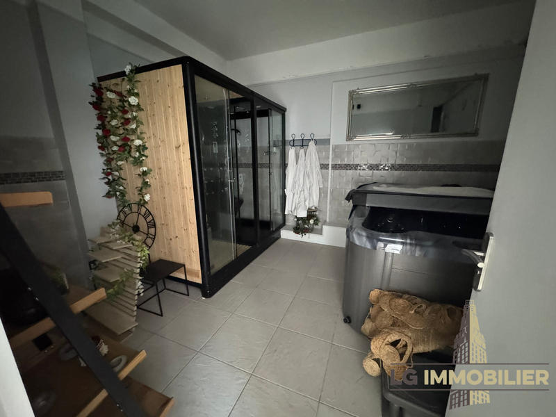 Local commercial - 65 m² - 5 pièces