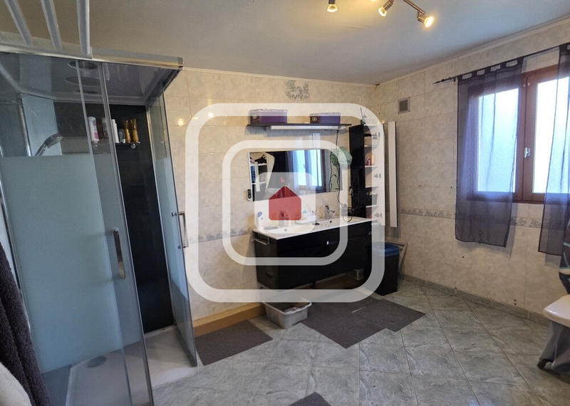 Maison - 94 m² - 5 pièces