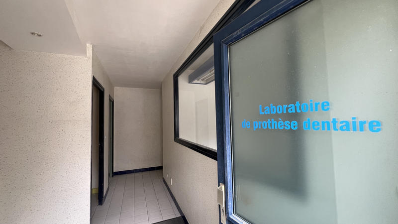 Local commercial - 115 m²