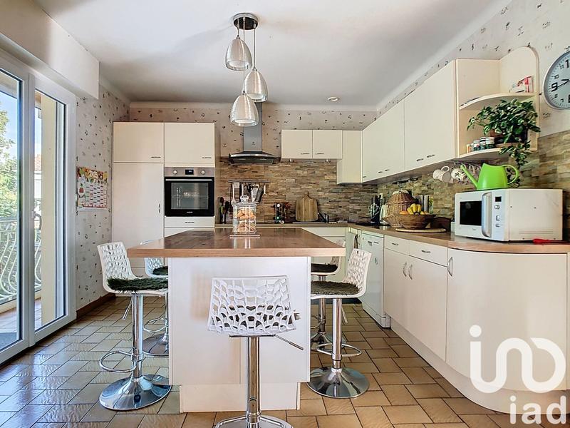 Maison - 207 m² - 8 pièces