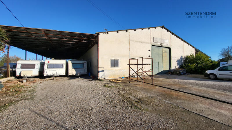 Entrepôt - 920 m²