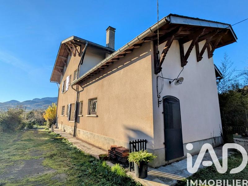 Maison - 263 m² - 9 pièces